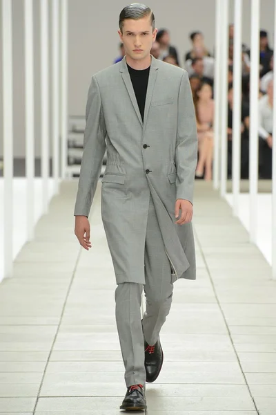 Look 8